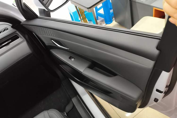 Used BYD Qin PLUS 2025 DM-i Smart Drive 55KM Leading Model
