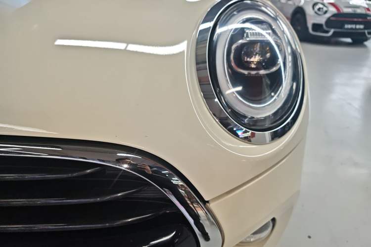 Used  MINI 2018 1.5T COOPER Classic Edition Five-Door Version

