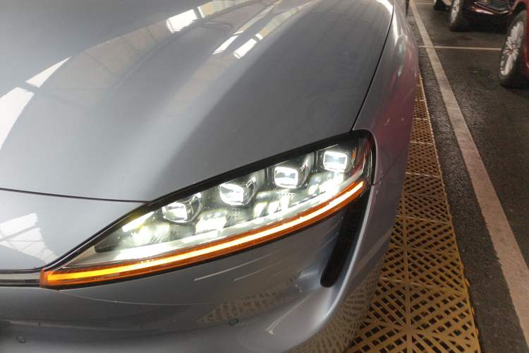 Used Hima Luxeed S7 2024 Max
