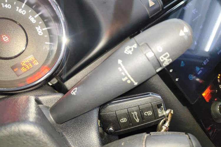 Used Peugeot 3008 2015 2.0L Automatic Trend Edition