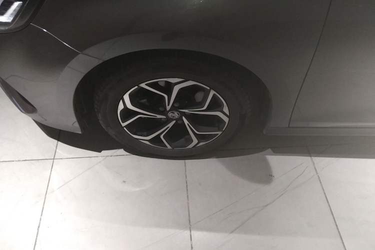 Used MG 5 2021 180 DVVT CVT Youth Luxury Edition
