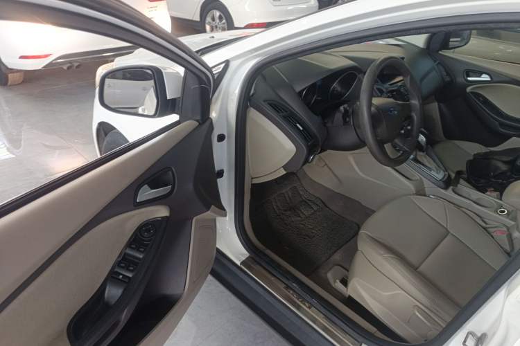 Used Ford Focus 2012 Sedan 1.6L Automatic Comfort Model