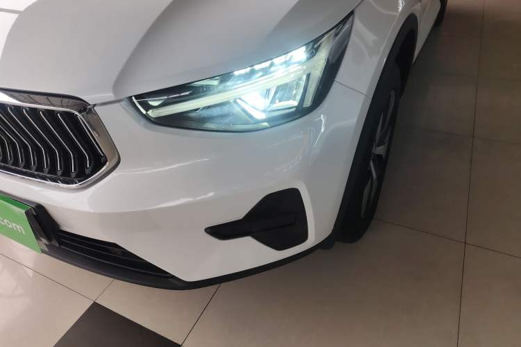 Used Volvo XC40 2023 B3 Zhiyuan Luxury Edition