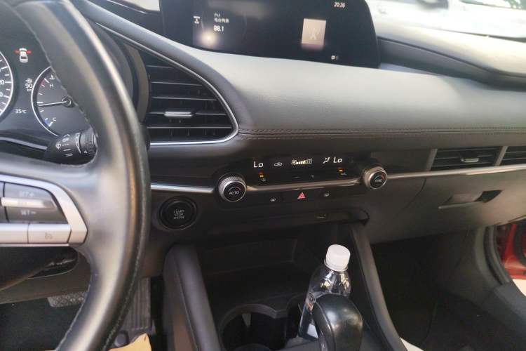 Used Mazda Mazda 3 Axela 2020 1.5L Automatic Luxury Version
