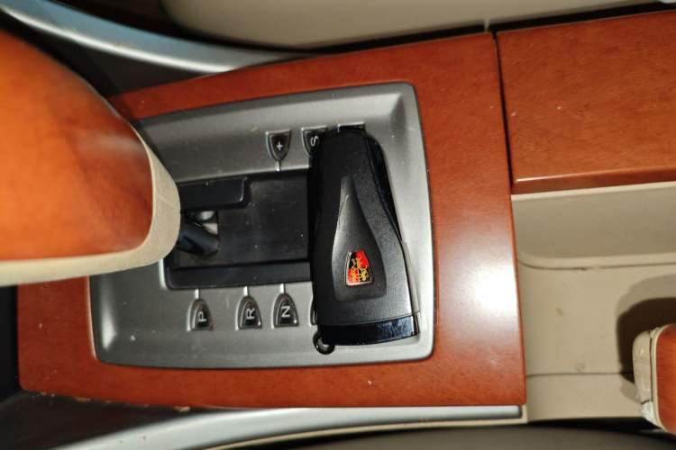 Used Roewe 550 2012 550 1.8T Automatic Full-Gold Limited Edition
