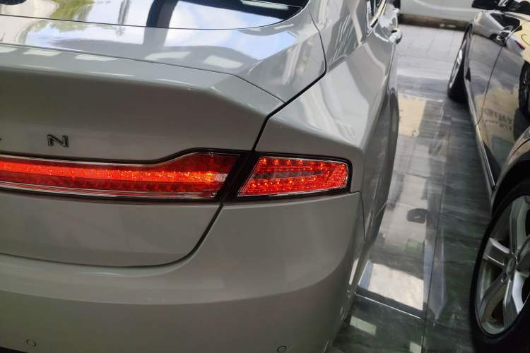 Used Lincoln MKZ 2018 2.0T Premium Edition