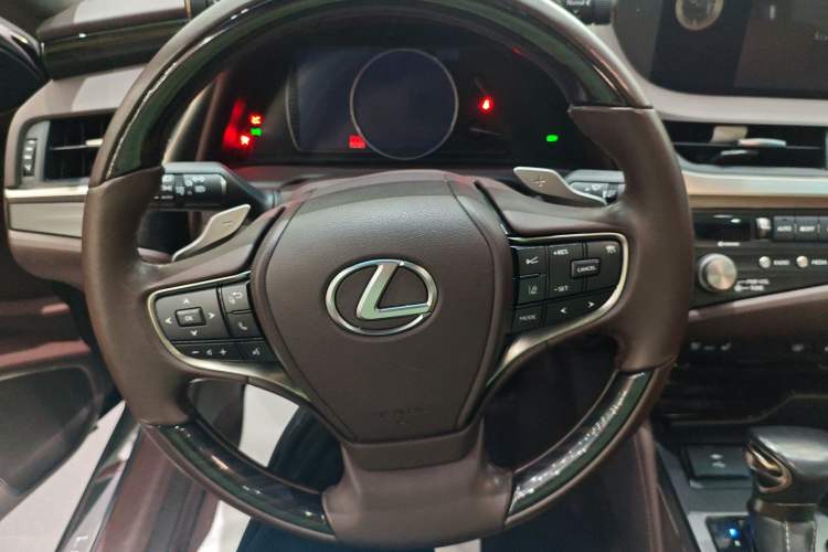 Used Lexus ES 2020 200 Luxury Edition
