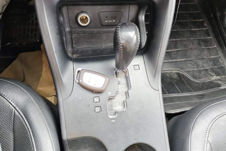 Used Hyundai ix35 2013 2.0L Automatic Two-Wheel Drive Smart GLS China IV Standard
