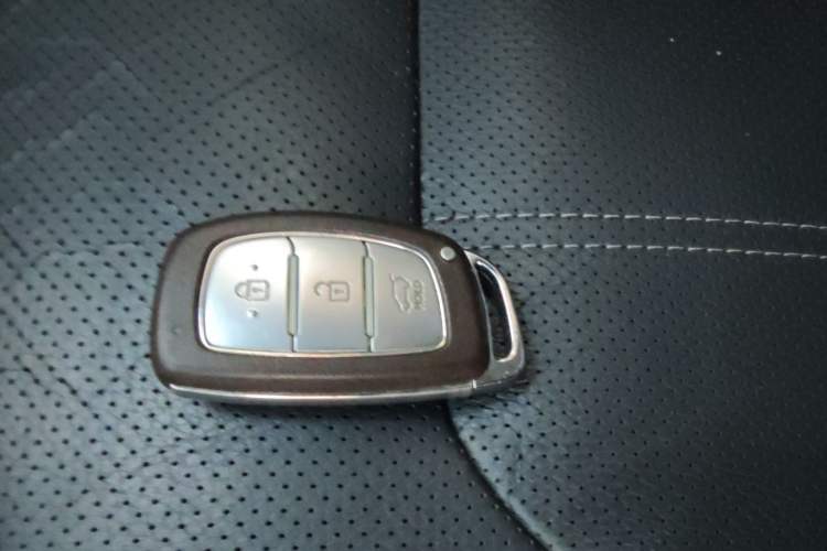 Used Hyundai ix35 2015 2.0L Automatic 2WD Smart Type China IV
