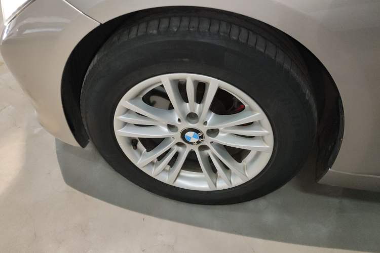 Used BMW 3 Series 2015 320Li Luxury Edition Fashion Model
