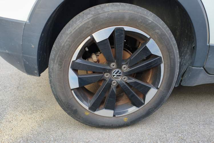 Used Volkswagen Tacqua 2021 200TSI DSG JoyConnect Edition
