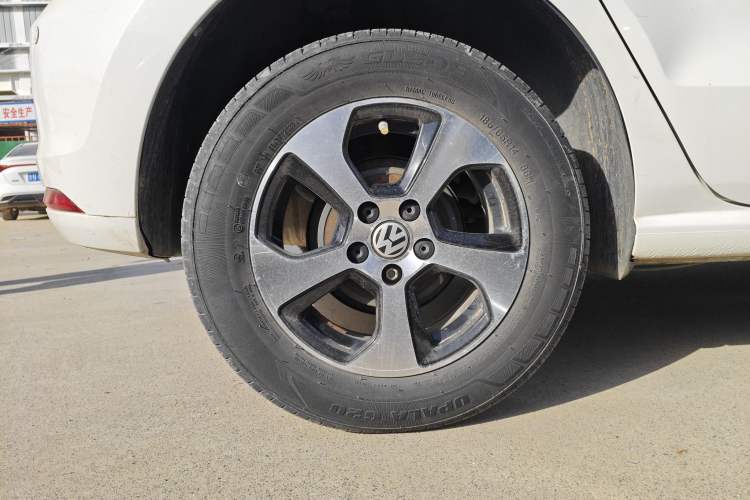 Used Volkswagen Polo 2014 1.4L Manual Fashion Edition
