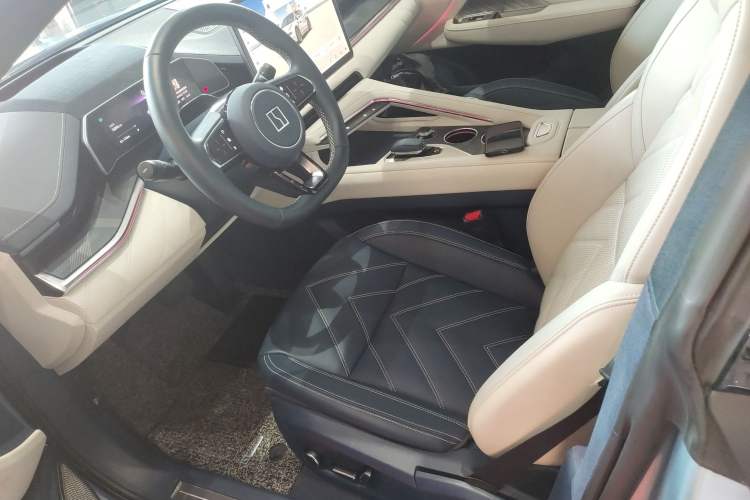 Used Zeekr 001 2022 Ultra-Long Range Dual-Motor YOU Version
