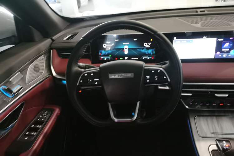 Used JETOUR X70 PLUS 2023 1.5T DCT Brave PLUS 5-Seater
