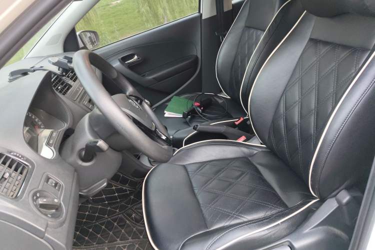 Used Volkswagen Polo 2016 1.4L Manual Fashion Model
