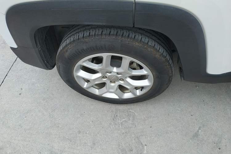 Used  Renegade 2018 Connected Large Screen Version 180T Automatic High-Energy Edition
