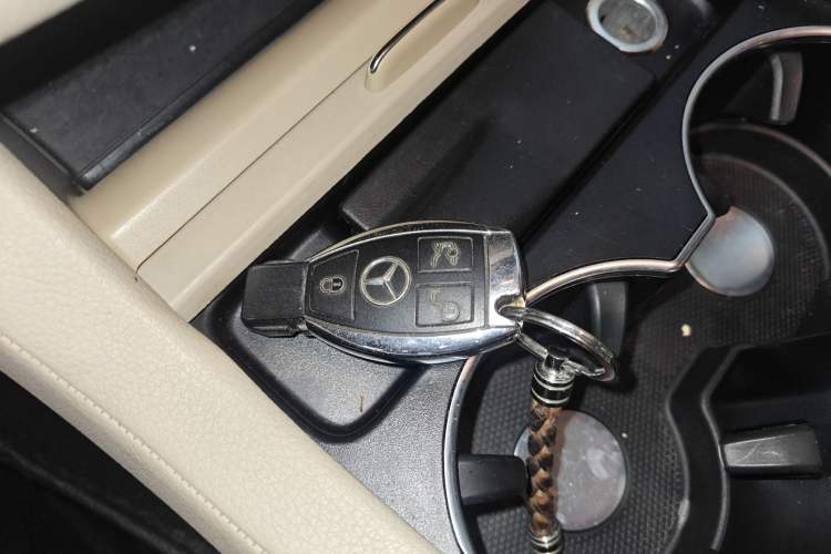 Used Mercedes-Benz M-Class 2014 ML 320 4MATIC
