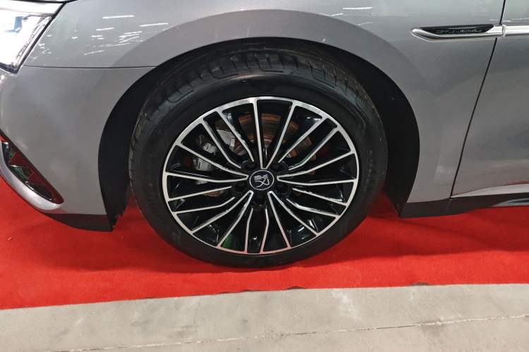 Used BYD Han 2023 DM-i Champion Edition 121KM Prestige Model
