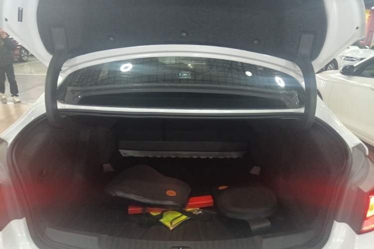 Used Buick Verano 2019 Sedan 20T Dual-Clutch Leading Model
