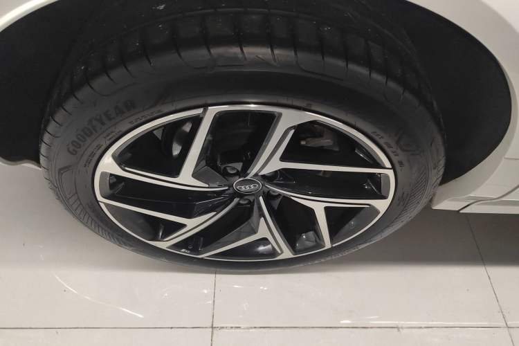 Used Audi Q6L e-tron 2026 First Launch Navigation Edition
