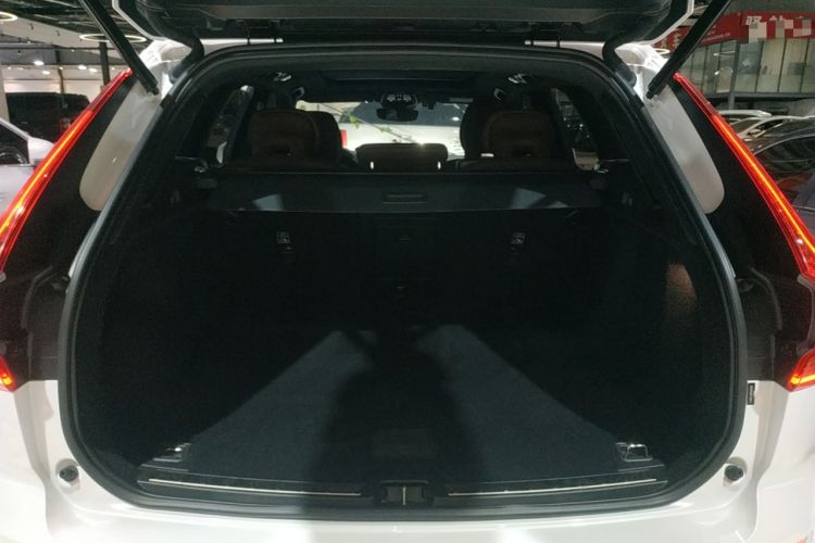 Used Volvo XC60 2023 B5 4x4 Smart Luxury Edition