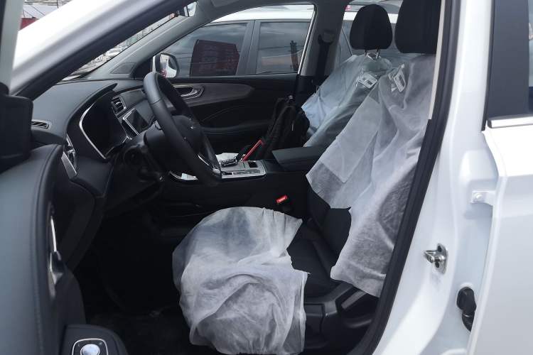 Used Roewe RX5 2023 PLUS 330TGI Automatic Trendsetting Smart Edition
