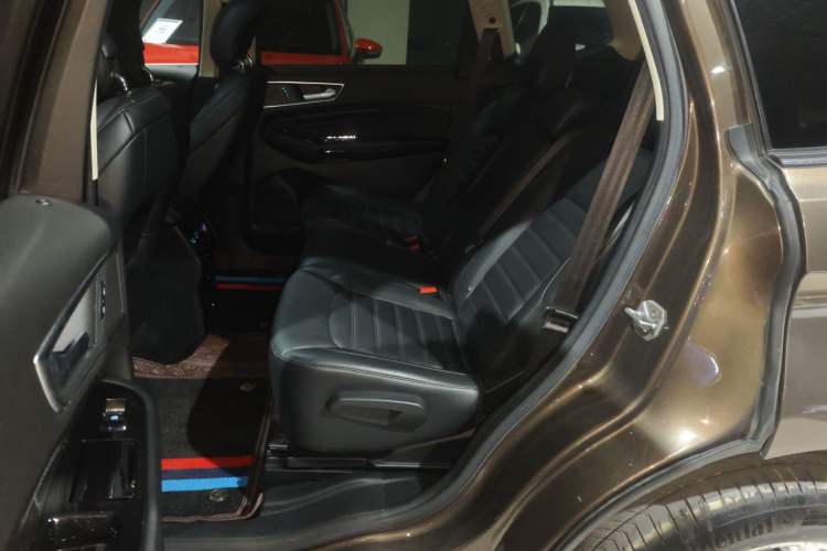 Used Ford Edge 2016 EcoBoost 245 Two-Wheel-Drive Titanium 7-Seater
