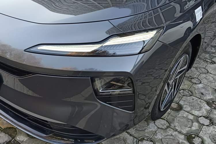 Used Roewe D6 2025 450 km Premium Edition
