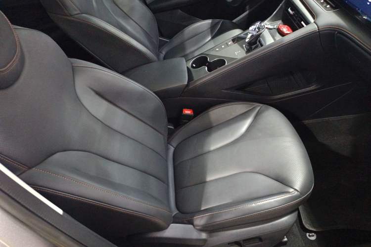 Used Roewe RX5 2023 1.5T Luxury Sliding-Screen Version
