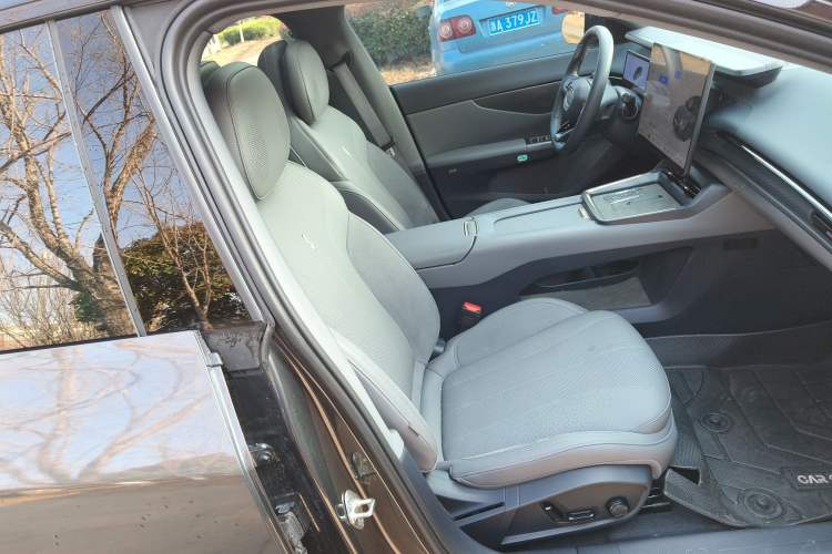 Used Lynk & Co 07 2024 EM-P 126 Long-Range Halo
