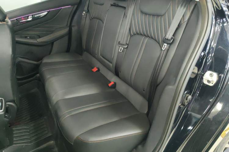 Used Dongfeng Aeolus Yixuan MAX 2023 1.5T Ultra-Stylish Trendsetting Dad Edition