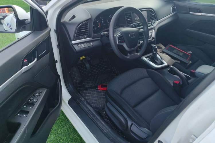 Used Hyundai Elantra 2016 1.6L Automatic ZhiXuan – Elite Version