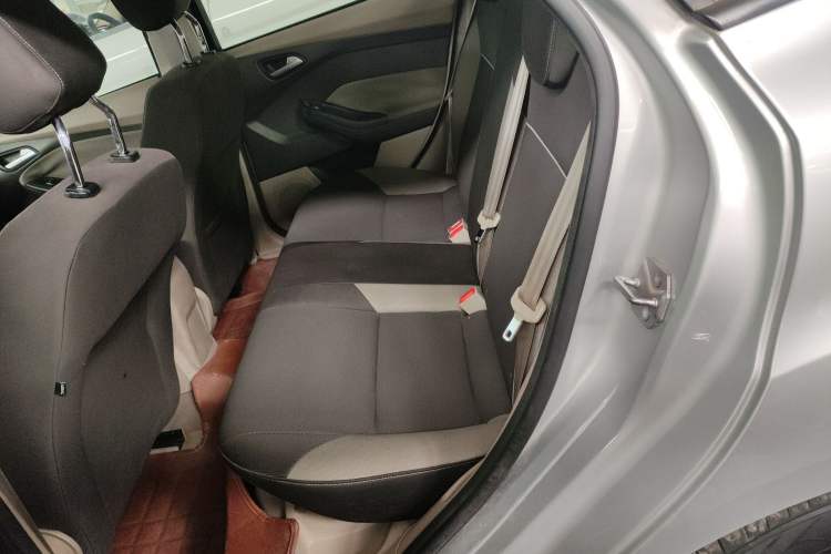 Used Ford Focus 2012 Sedan 1.6L Automatic Comfort Model
