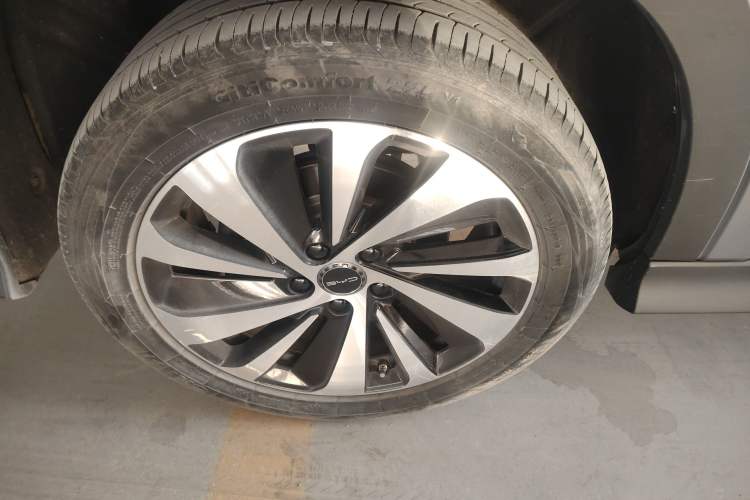 Used BYD Song PLUS New Energy 2024 Honor Edition EV 520km Flagship Model
