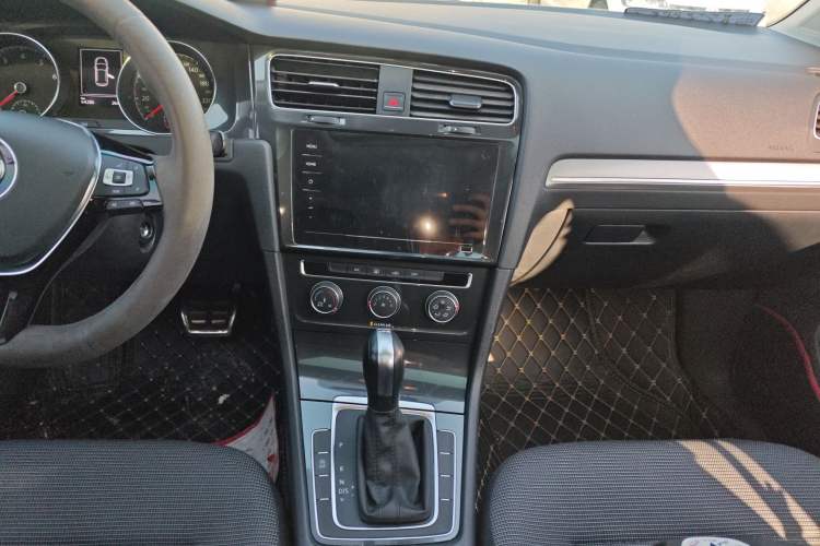 Used Volkswagen Golf 2020 280TSI DSG Comfort Version
