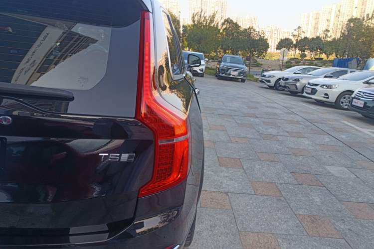 Used Volvo XC90 2019 T5 Zhiyi Edition 5-Seater China VI Standard
