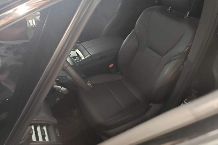 Used Toyota Alphard 2024 Dual-Engine 2.5L Prestige Edition
