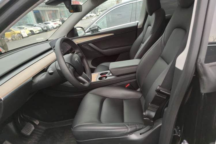 Used Tesla Model Y 2021 Long-Range All-Wheel-Drive Version 3D7