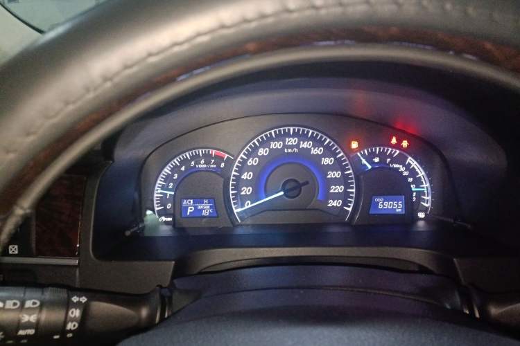 Used Toyota Camry 2016 2.0G 10th Anniversary Leading Edition
