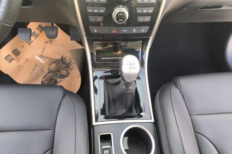 Used Haval H2 2018 Red-Label 1.5T Manual Two-Wheel Drive Luxury Model