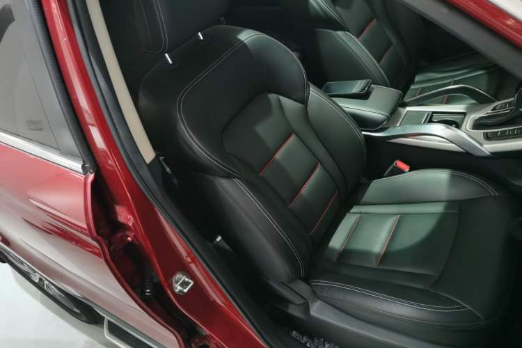 Used Geely Auto Emgrand X7 Sport 2018 1.8TD Automatic Two-Wheel Drive Zhiya Model