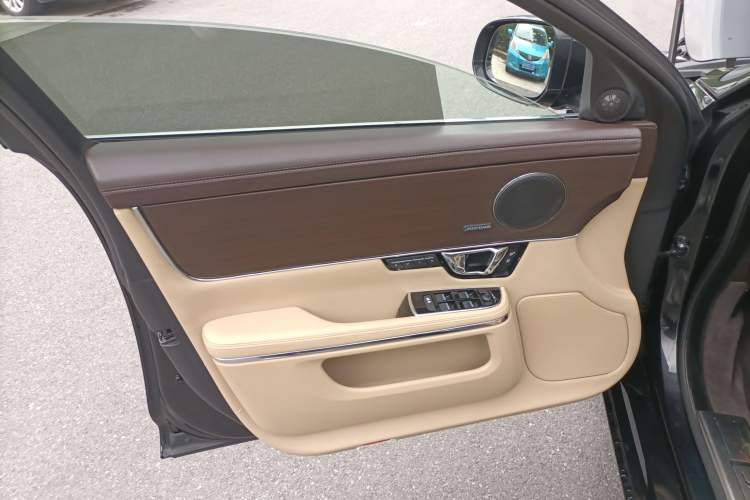 Used Jaguar XJ 2015 XJL 2.0T Elegance Business 80th Anniversary Limited Edition
