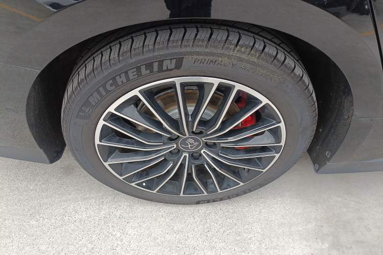 Used BYD Han 2025 EV with 701 km of Laser Radar-Enabled Intelligent Driving
