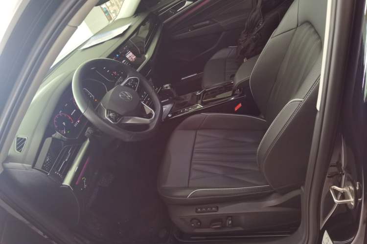 Used Volkswagen Passat 2023 Restyled 330TSI Starry Luxury Edition
