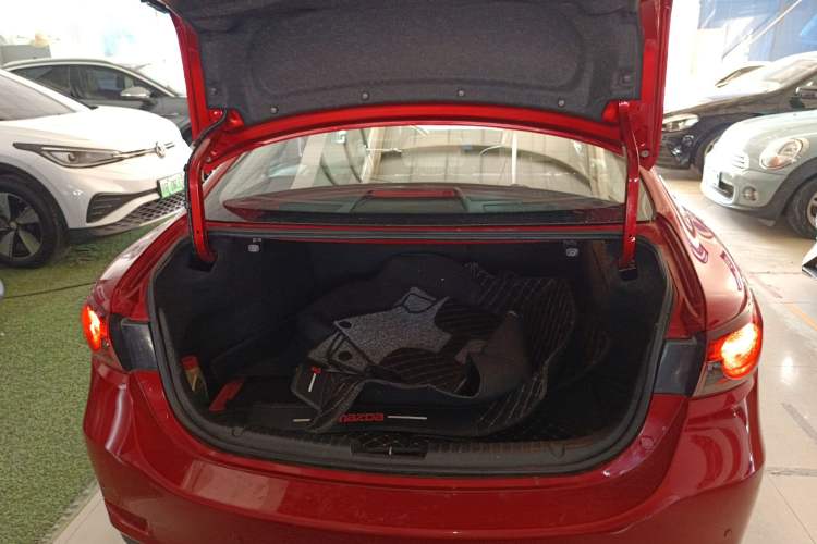 Used Mazda Atenza 2014 2.0L Blue Sky Luxury Edition
