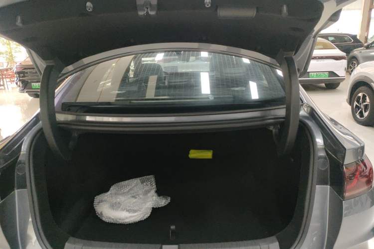 Used BYD Qin L 2025 DM-i Smart Drive 120KM Superior Model