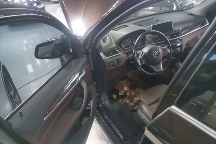 Used BMW X1 2016 xDrive20Li Luxury Model
