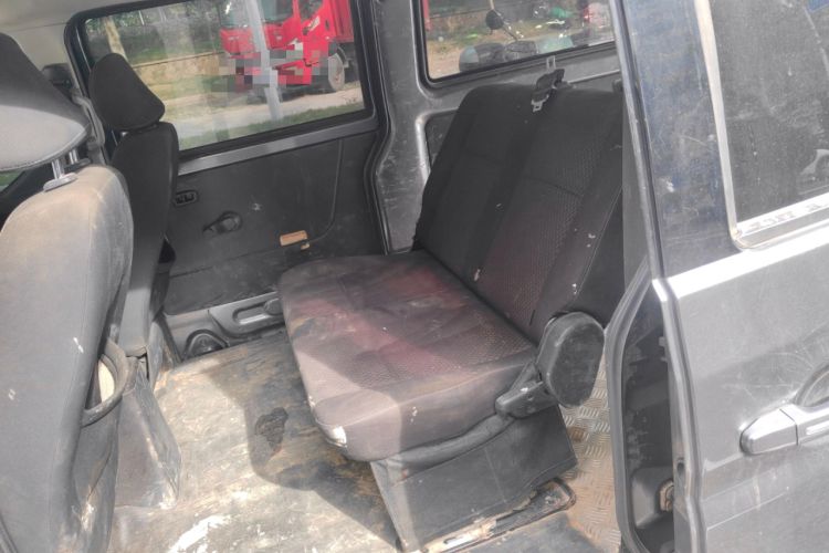 Used Jinbei Gold Hiace 2023 2.0L Passenger Van Travel Lion 5/6/7 Seater
