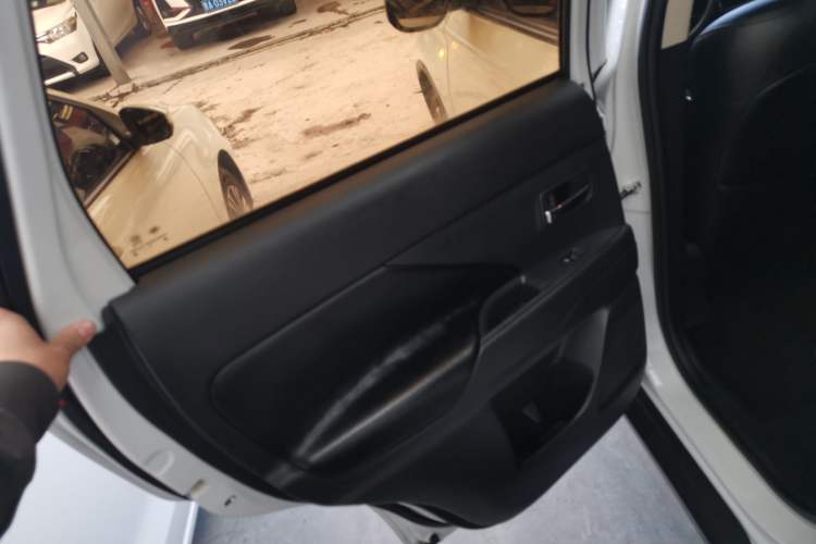 Used Mitsubishi Outlander 2019 2.0L Two-Wheel Drive Comfort Edition 5 Seats China VI Standard
