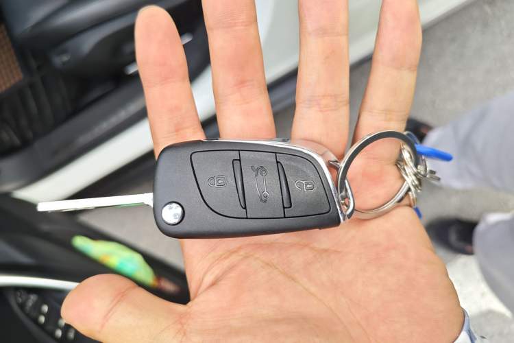 Used Citroen C5 2013 2.3L Automatic Zunyu Model
